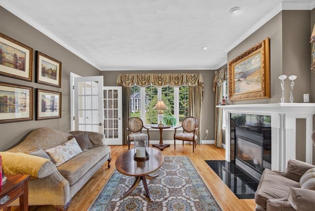 21 Somerset Dr, Andover, MA 01810
