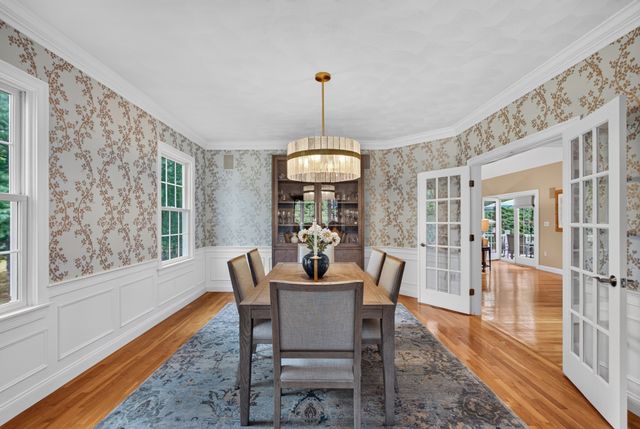 21 Somerset Dr, Andover, MA 01810
