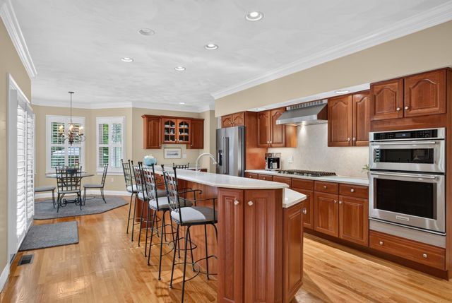 21 Somerset Dr, Andover, MA 01810