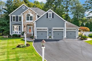 21 Somerset Dr, Andover, MA 01810