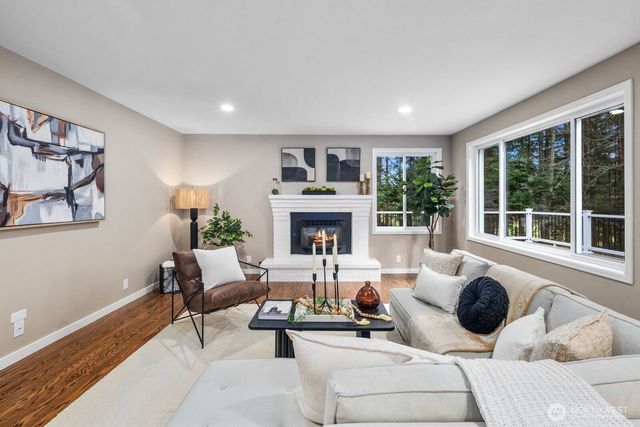 904 187th Place SW, Lynnwood, WA 98036