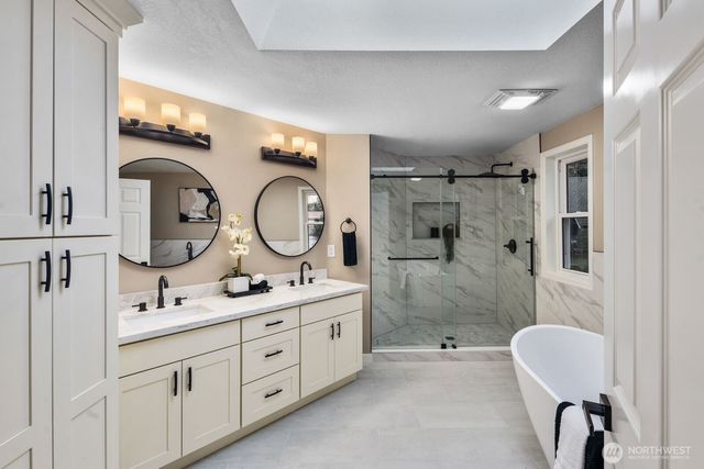 904 187th Place SW, Lynnwood, WA 98036