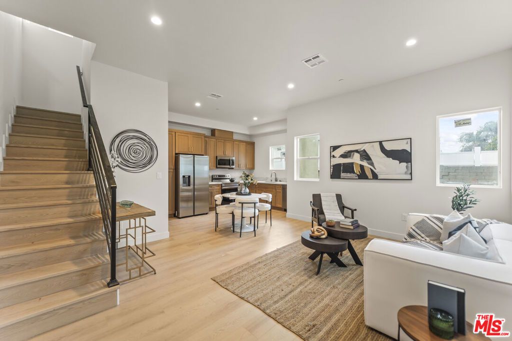 19025 Bassett Street, Los Angeles, CA 91335 — photo 2