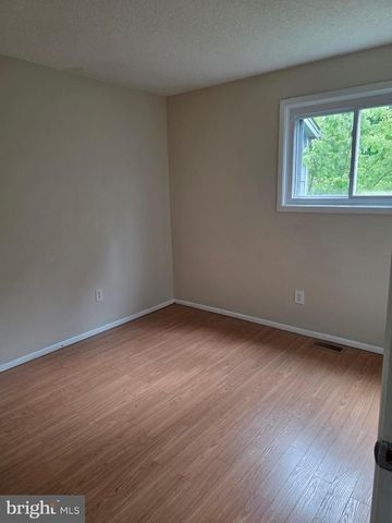 9 GEORGETOWN RD, Lindenwold, NJ 08021