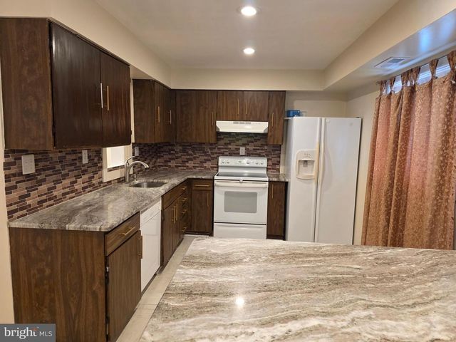 9 GEORGETOWN RD, Lindenwold, NJ 08021