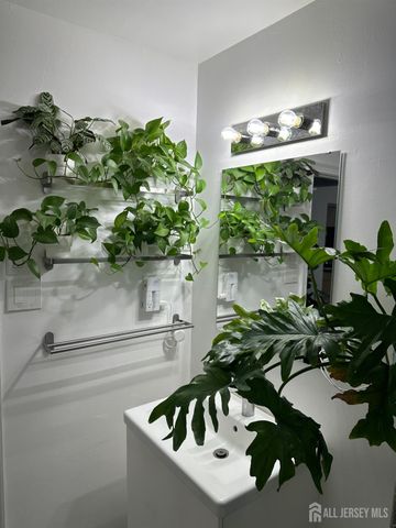 160 Evergreen Road 12B, Edison, NJ 08837