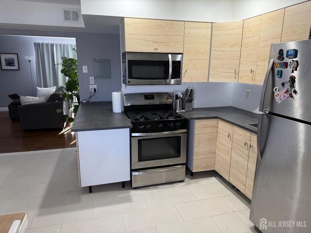 160 Evergreen Road 12B, Edison, NJ 08837