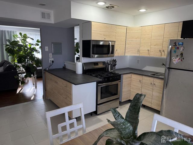 160 Evergreen Road 12B, Edison, NJ 08837