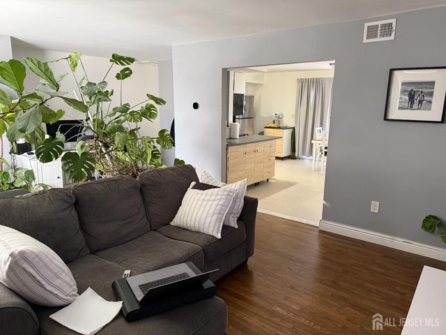 160 Evergreen Road 12B, Edison, NJ 08837