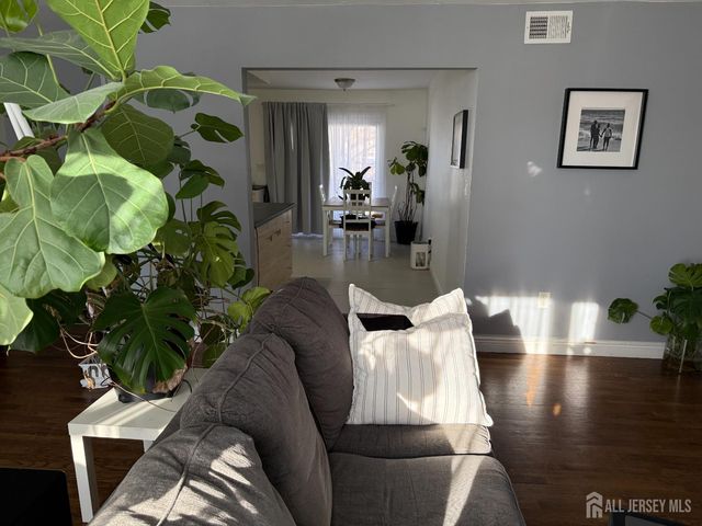 160 Evergreen Road 12B, Edison, NJ 08837