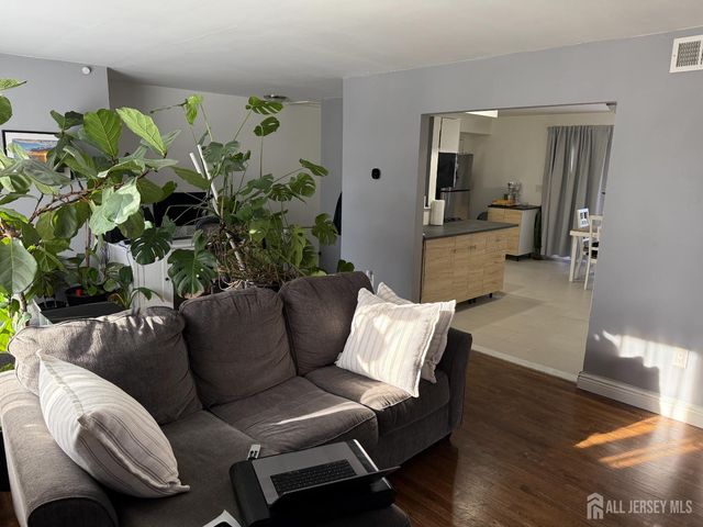 160 Evergreen Road 12B, Edison, NJ 08837