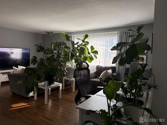 160 Evergreen Road 12B, Edison, NJ 08837