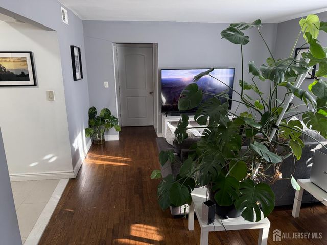 160 Evergreen Road 12B, Edison, NJ 08837