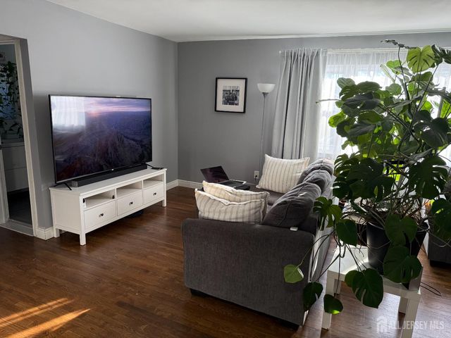 160 Evergreen Road 12B, Edison, NJ 08837