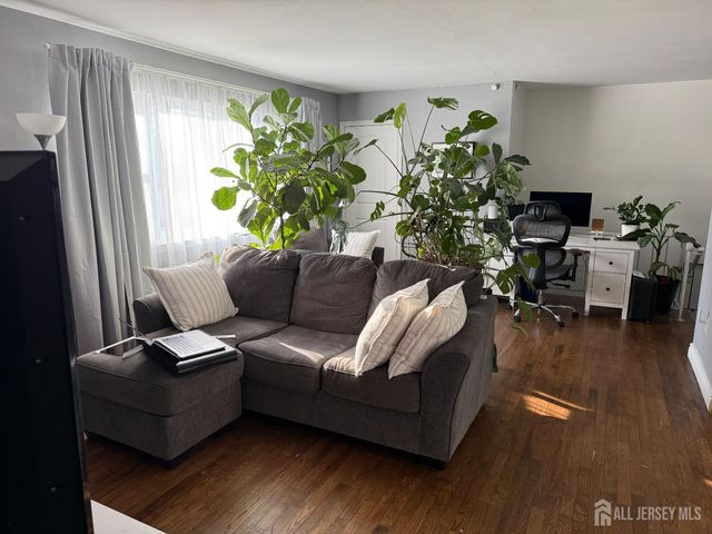 160 Evergreen Road 12B, Edison, NJ 08837