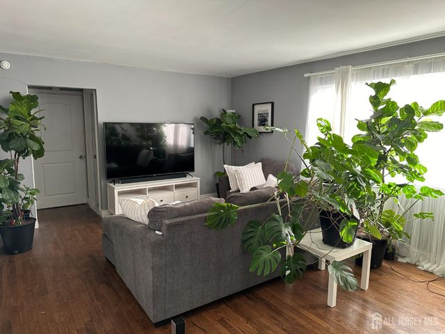 160 Evergreen Road 12B, Edison, NJ 08837