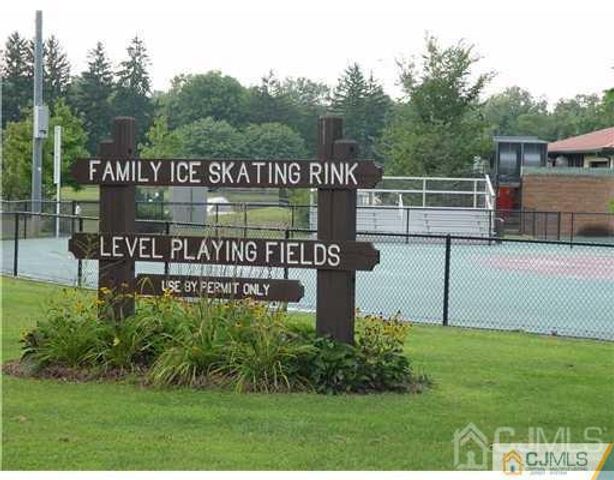 160 Evergreen Road 12B, Edison, NJ 08837