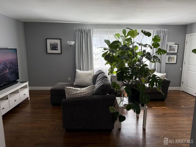 160 Evergreen Road 12B, Edison, NJ 08837