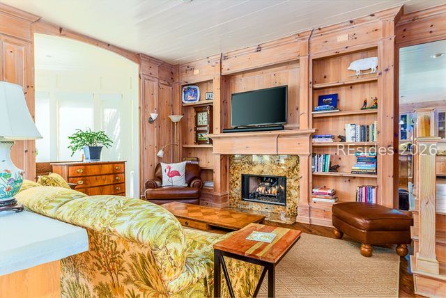 31 Ocean Point S, Hilton Head Island, SC 29928