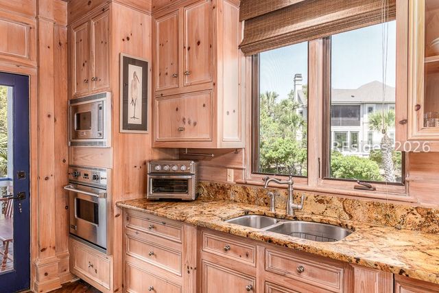 31 Ocean Point S, Hilton Head Island, SC 29928