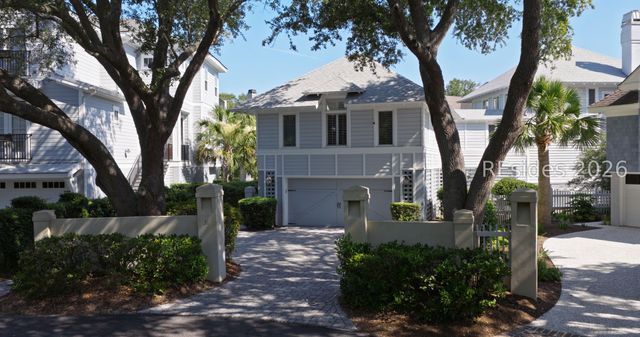 31 Ocean Point S, Hilton Head Island, SC 29928