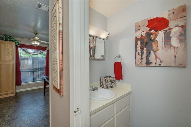 2807 Wildflower Drive 37, Bryan, TX 77802