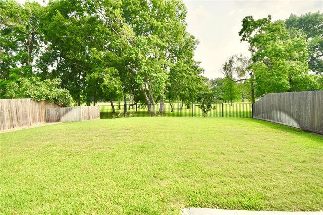 10403 Village Lake Drive, Missouri City, TX 77459