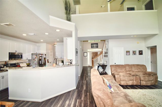 10403 Village Lake Drive, Missouri City, TX 77459