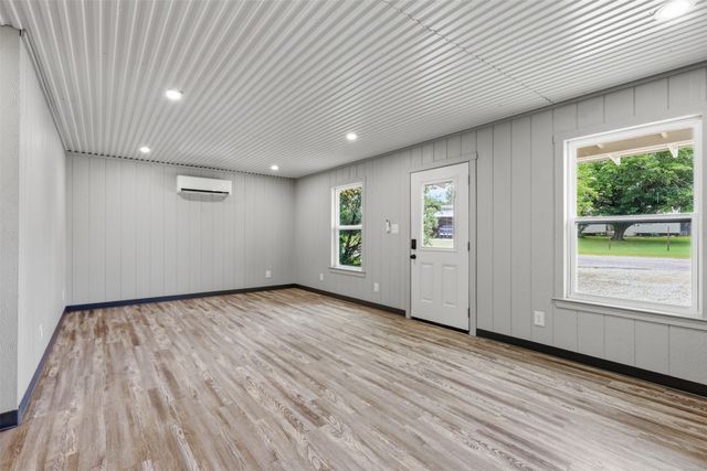 3006 Moon Court, Granbury, TX 76049