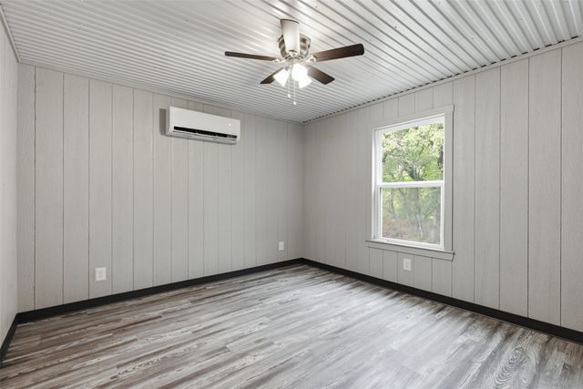 3006 Moon Court, Granbury, TX 76049
