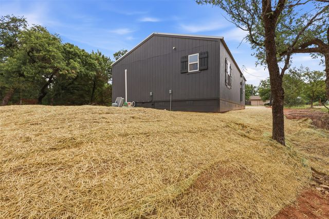 3006 Moon Court, Granbury, TX 76049