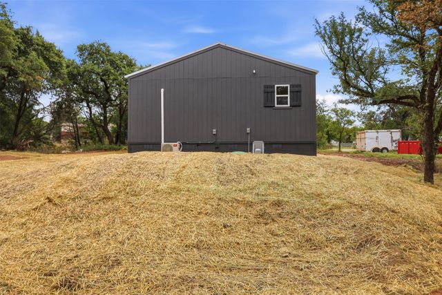 3006 Moon Court, Granbury, TX 76049