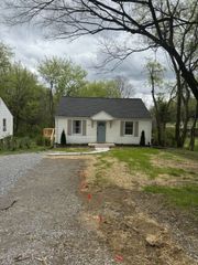 1210 Daniel St, Clarksville, TN 37040