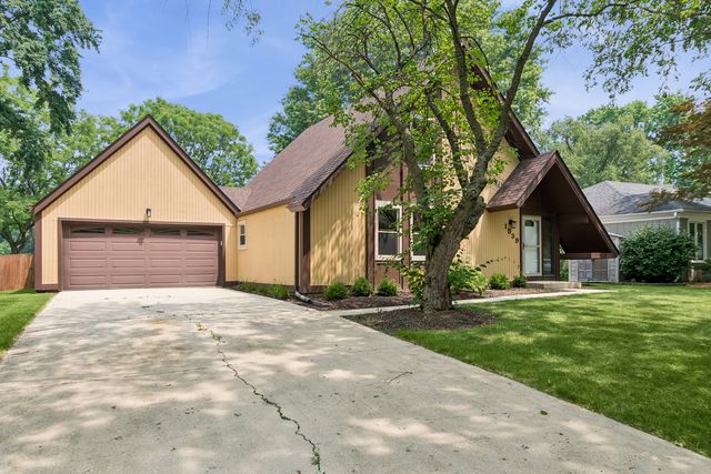 1539 Foxhill Road, Naperville, IL 60563