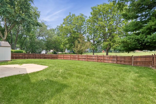 1539 Foxhill Road, Naperville, IL 60563
