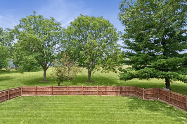 1539 Foxhill Road, Naperville, IL 60563
