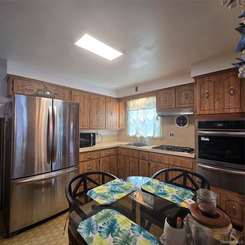 148 Cedar Street, Valley Stream, NY 11580