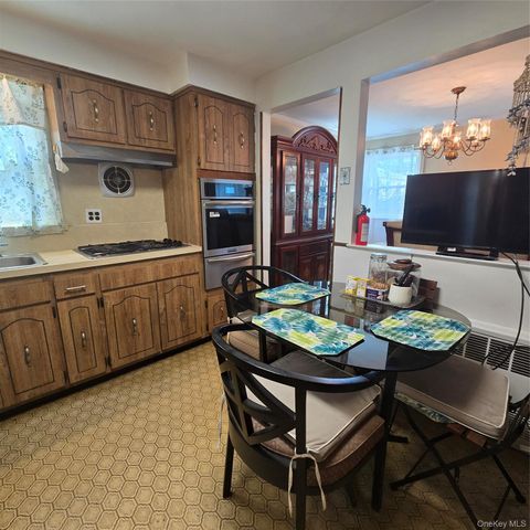 148 Cedar Street, Valley Stream, NY 11580
