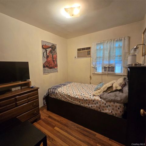 148 Cedar Street, Valley Stream, NY 11580