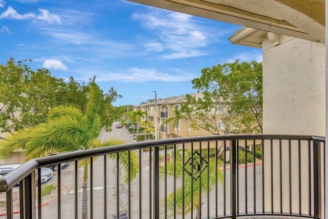 1400 S Crestwood Court S 1407, Royal Palm Beach, FL 33411