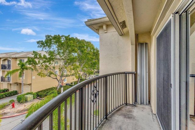 1400 S Crestwood Court S 1407, Royal Palm Beach, FL 33411