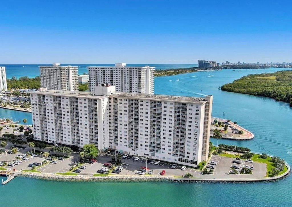 400 Kings Point Dr 224, Sunny Isles Beach, FL 33160