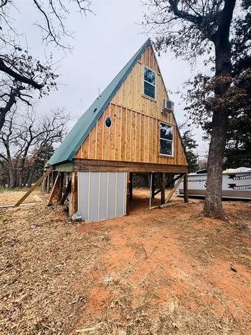 5201 Crystal Lake Drive, Guthrie, OK 73044