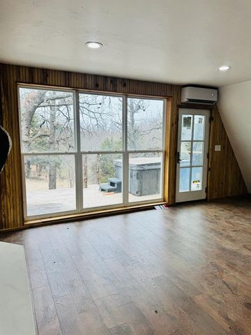 5201 Crystal Lake Drive, Guthrie, OK 73044