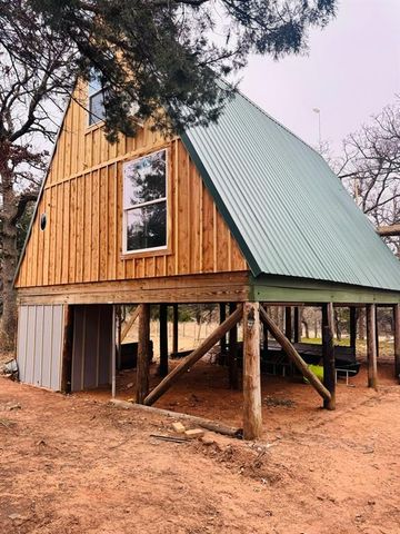 5201 Crystal Lake Drive, Guthrie, OK 73044