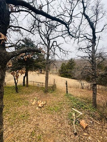 5201 Crystal Lake Drive, Guthrie, OK 73044