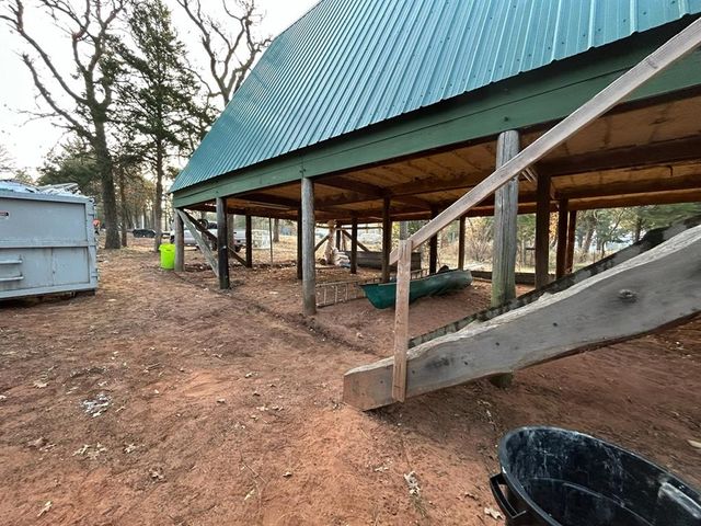 5201 Crystal Lake Drive, Guthrie, OK 73044