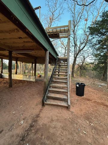 5201 Crystal Lake Drive, Guthrie, OK 73044
