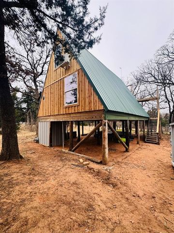 5201 Crystal Lake Drive, Guthrie, OK 73044