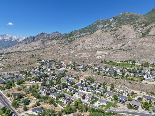 9502 N AZTEC DR, Cedar Hills, UT 84062